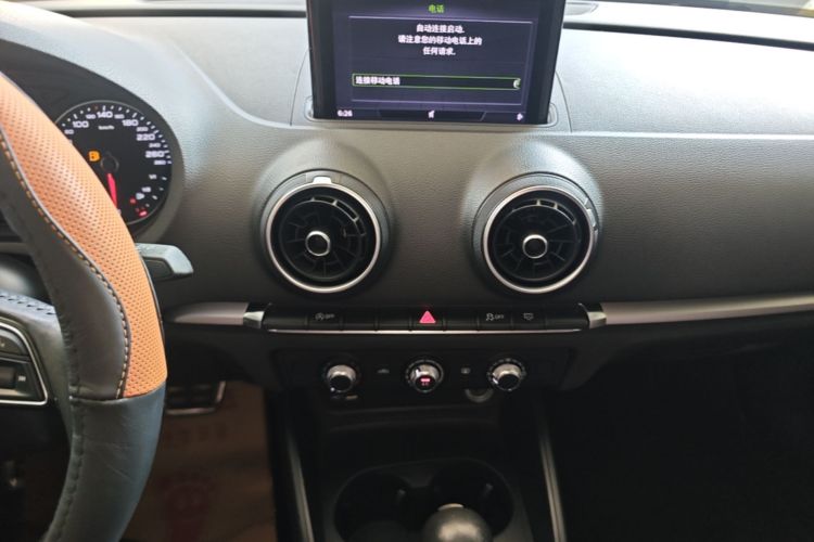 Audi A3 2018 car image #13