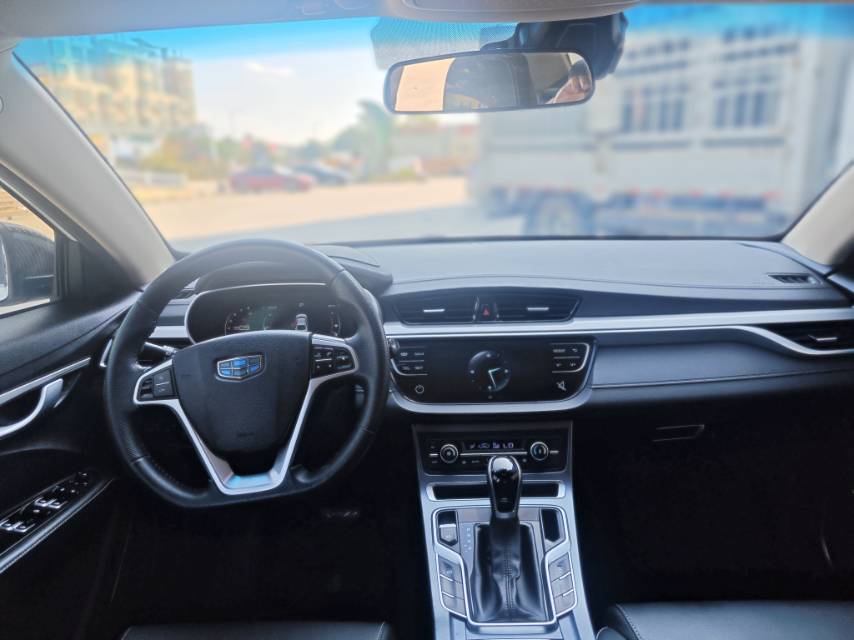 GEELY Emgrand 2018 image de voiture #4