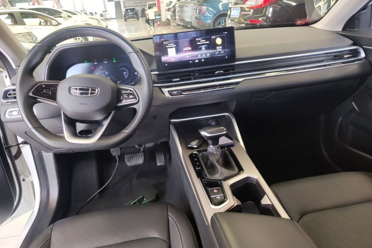 GEELY Emgrand 2021 car image #10