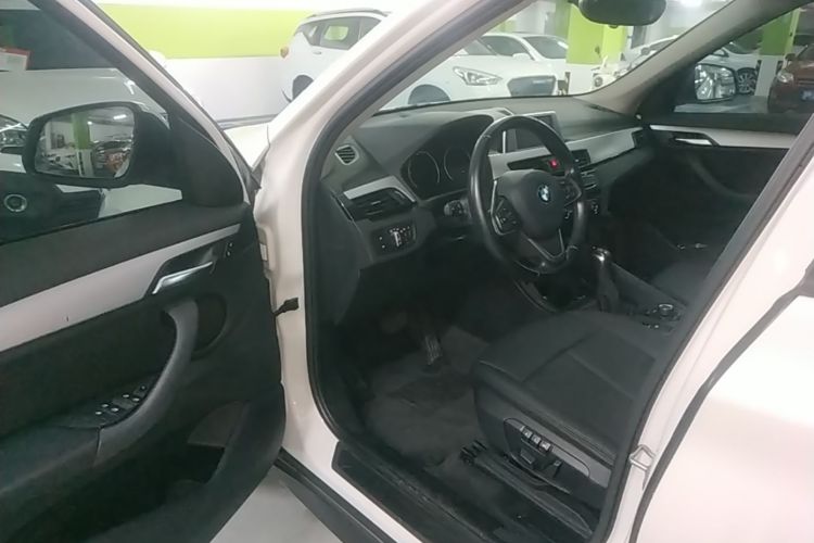 BMW X1 2019 immagine di auto #16