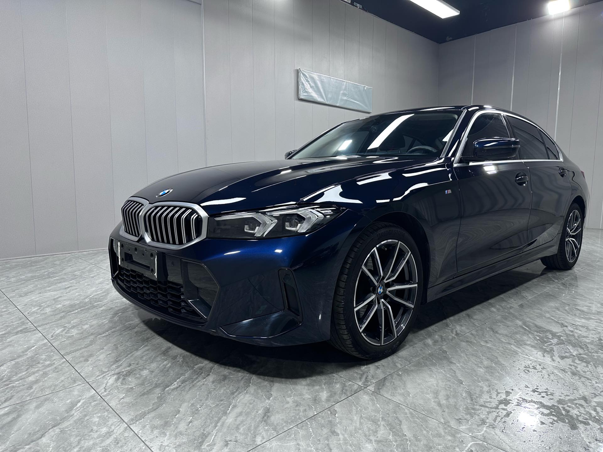 BMW 3 Series 2023 car image 