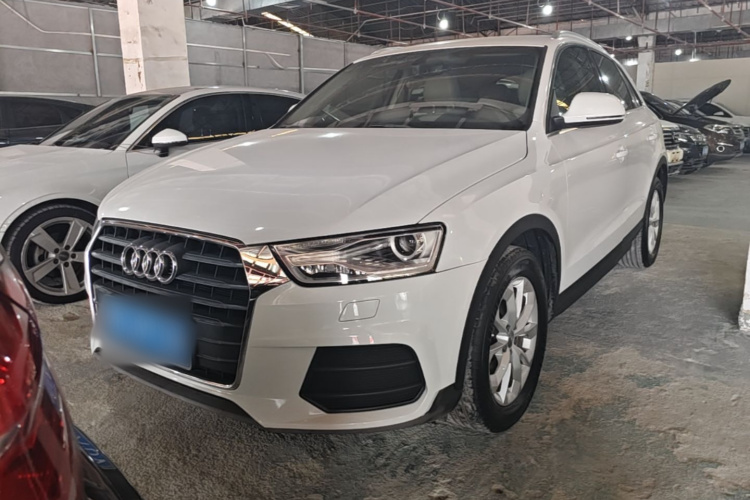 Audi Q3 2018 car image #2