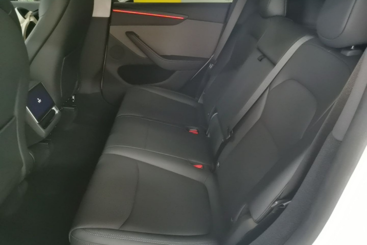Tesla Model Y 2025 #17 Tesla Model Y 2025 car image #17