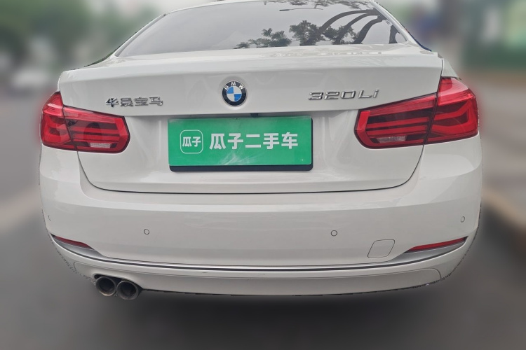 BMW 3 Series 2019 #6 BMW 3 Series 2019 car image #6