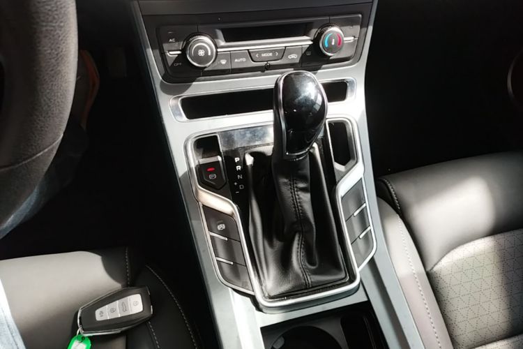 GEELY Emgrand 2021 #14 GEELY Emgrand 2021 car image #14