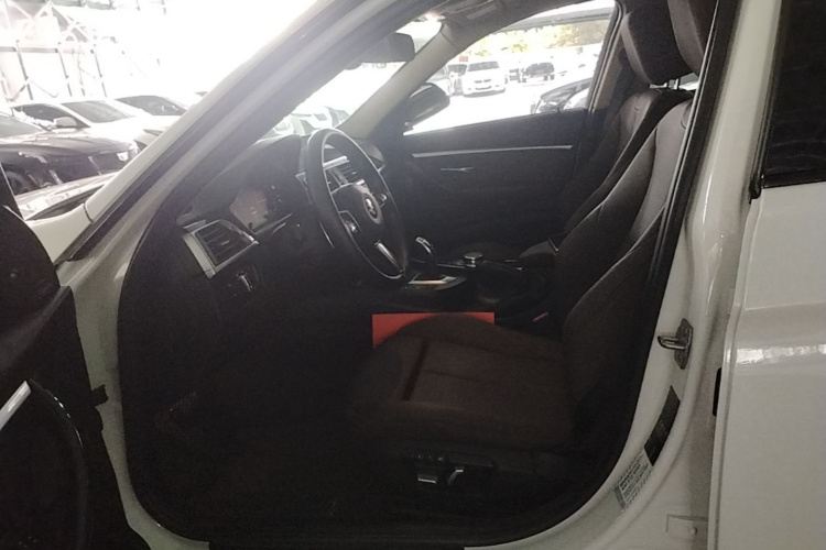 BMW 3 Series 2018 #19 BMW 3 Series 2018 car image #19