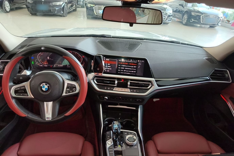 BMW 3 Series 2021 car image #10