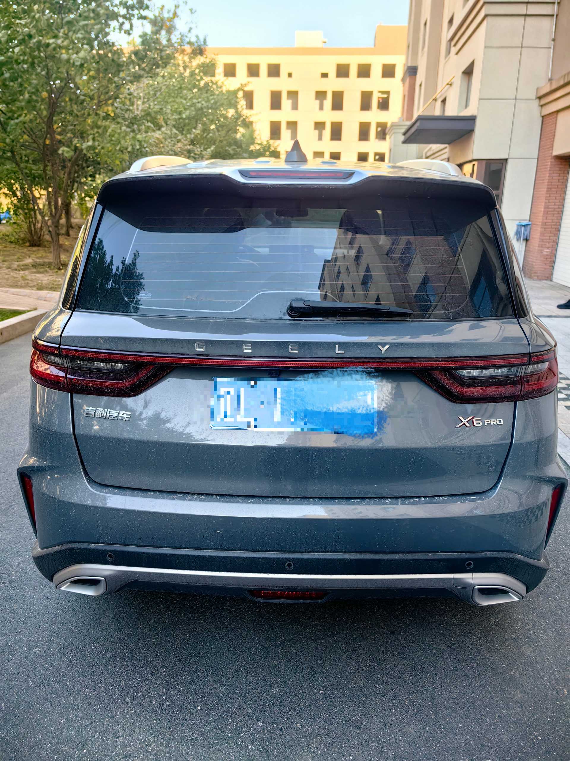 GEELY Vision X6 2023 car image #3