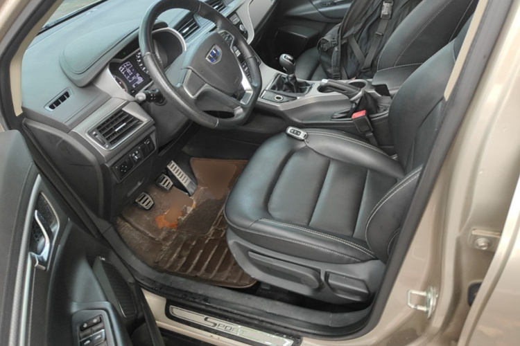GEELY Emgrand GS 2016 car image #17