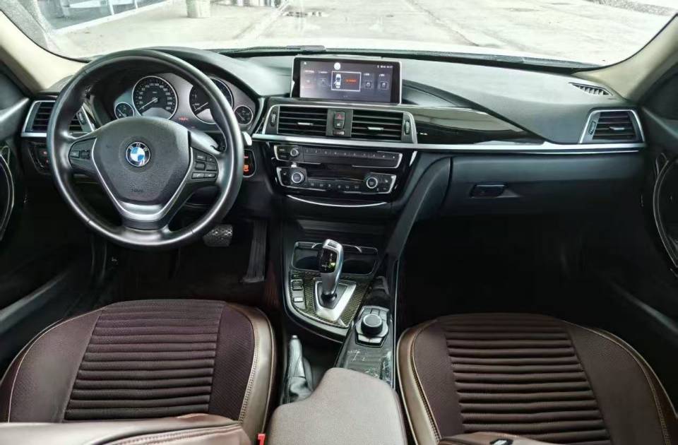 BMW 3 Series 2018 #2 BMW 3 Series 2018 car image #2