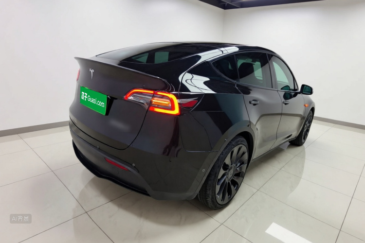 Tesla Model Y 2023 #4 Tesla Model Y 2023 car image #4