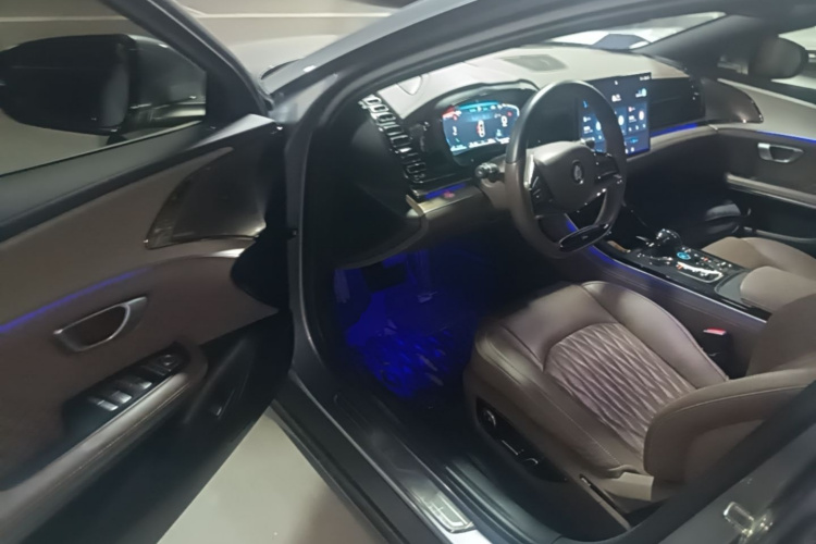 BYD Han 2023 car image #16