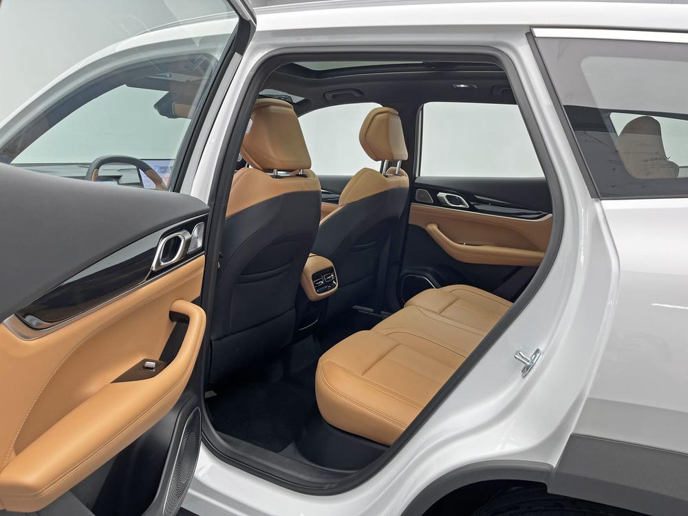 GEELY Boyue L 2026 #18 GEELY Boyue L 2026 car image #18