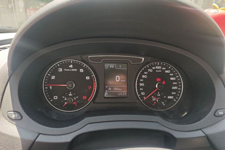 Audi Q3 2019 #12 Audi Q3 2019 car image #12