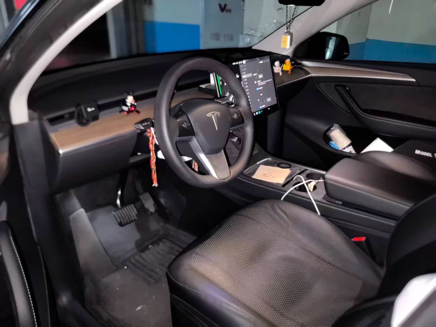 Tesla Model Y 2022 #5 Tesla Model Y 2022 car image #5
