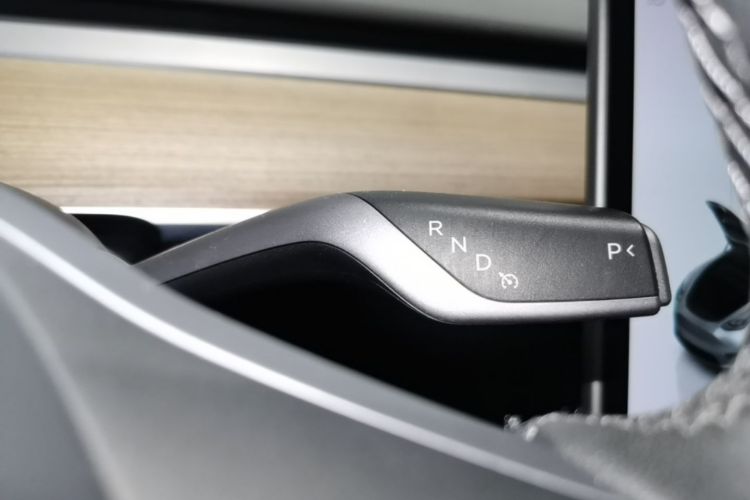 Tesla Model Y 2022 car image #14