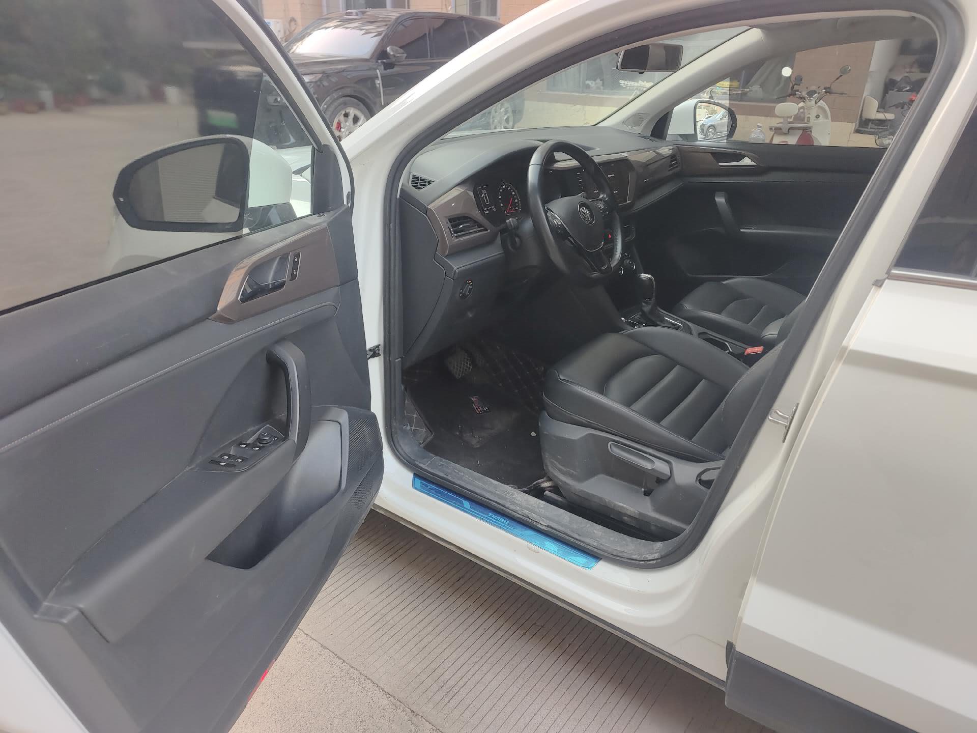 2020 immagine di auto #7