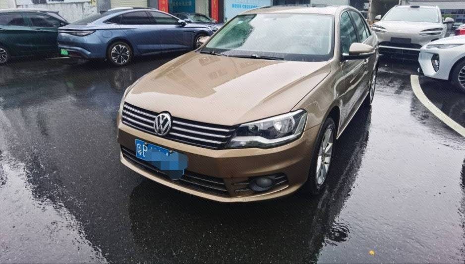 Volkswagen Bora 2014 Volkswagen Bora 2014 صورة سيارة