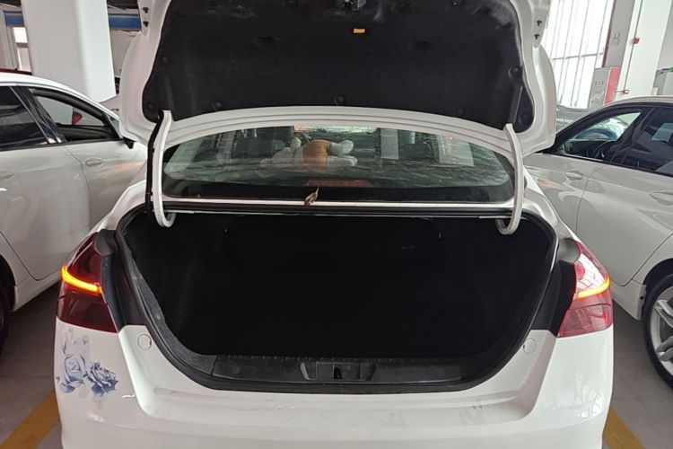 GEELY Emgrand 2020 car image #19
