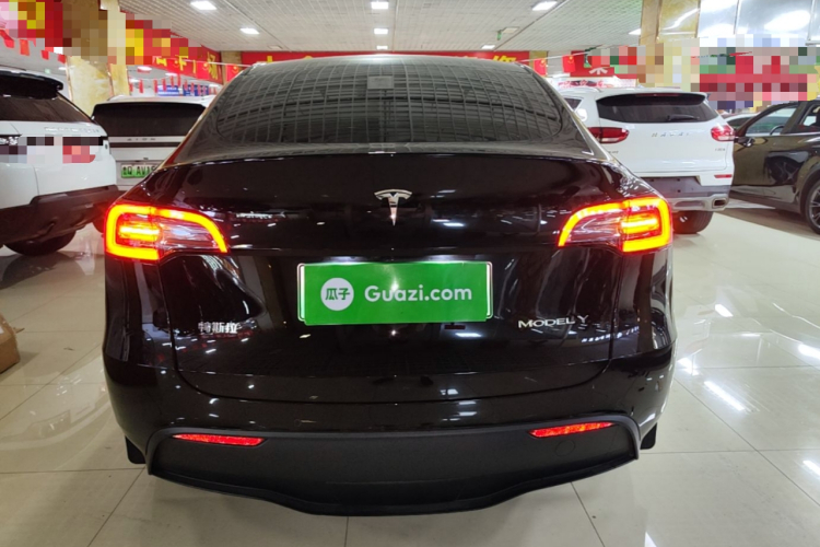 Tesla Model Y 2023 #4 Tesla Model Y 2023 car image #4