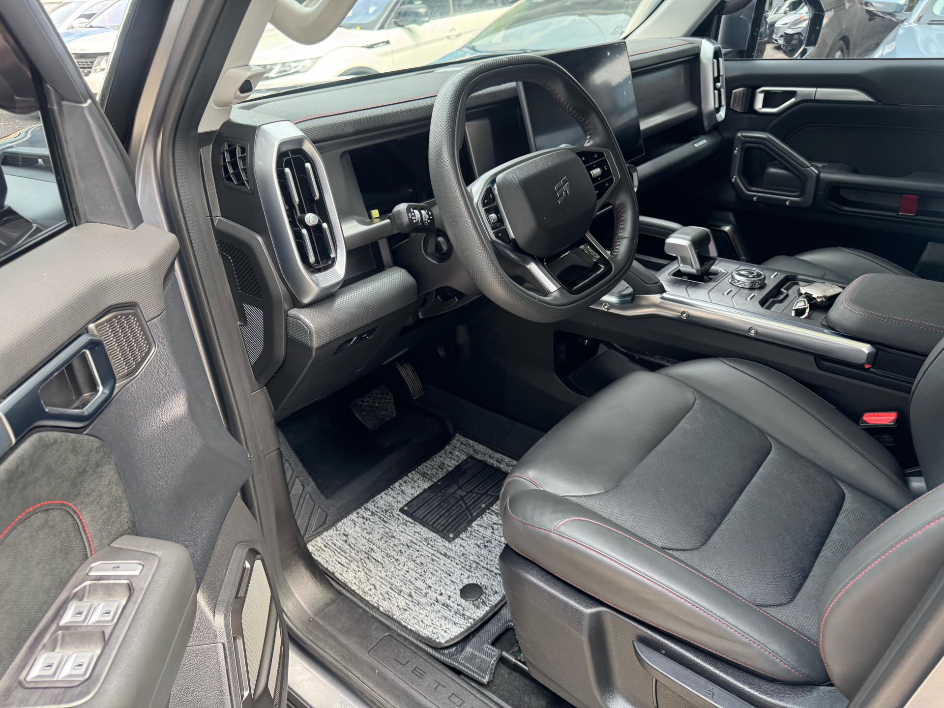 Jetour Traveller 2024 car image #3