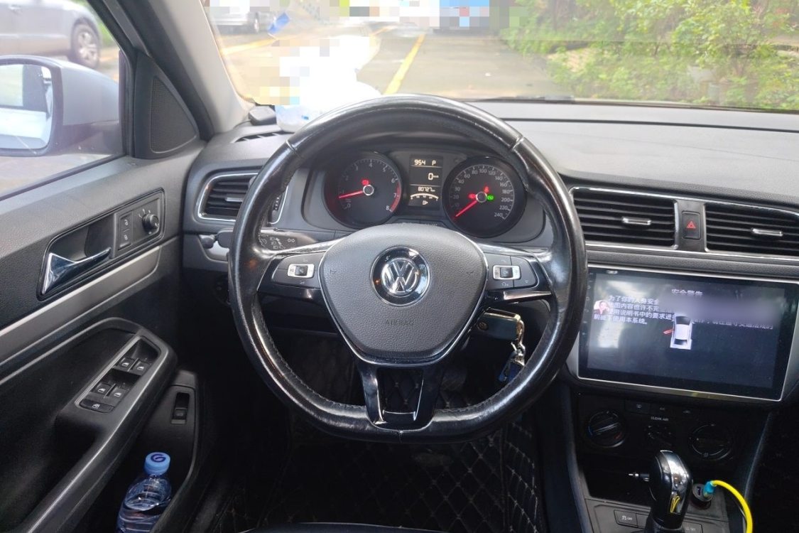 Volkswagen Lavida 2018 car image #24