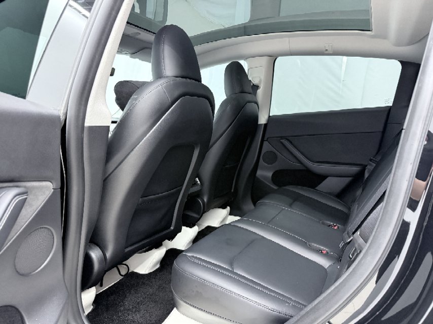 Tesla Model Y 2024 #9 Tesla Model Y 2024 car image #9
