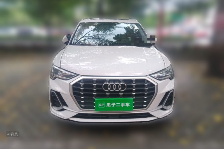 Audi Q3 2022 car image #3