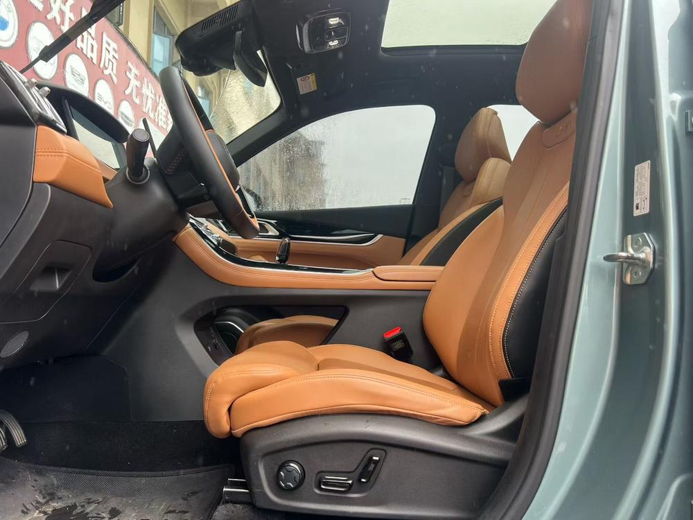 GEELY Boyue L 2025 car image #8