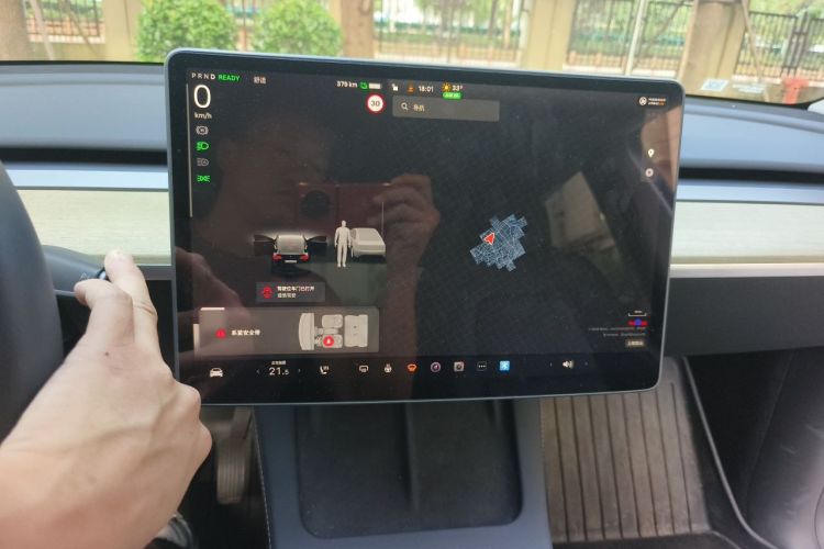 Tesla Model Y 2023 #12 Tesla Model Y 2023 car image #12