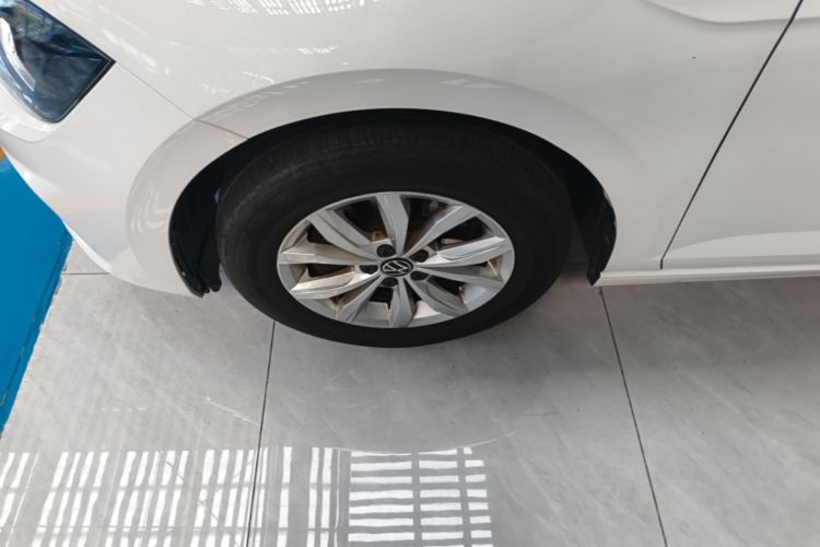 Volkswagen Polo 2021 car image #9