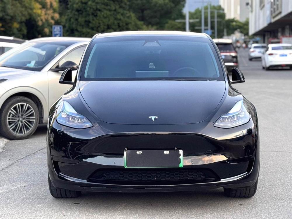 Tesla Model Y 2023 #2 Tesla Model Y 2023 car image #2