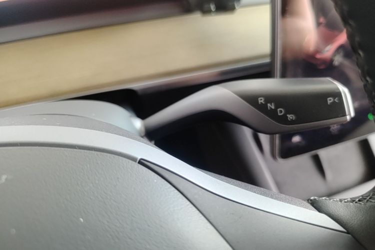 Tesla Model Y 2023 #14 Tesla Model Y 2023 car image #14