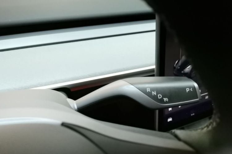 Tesla Model Y 2024 #14 Tesla Model Y 2024 car image #14