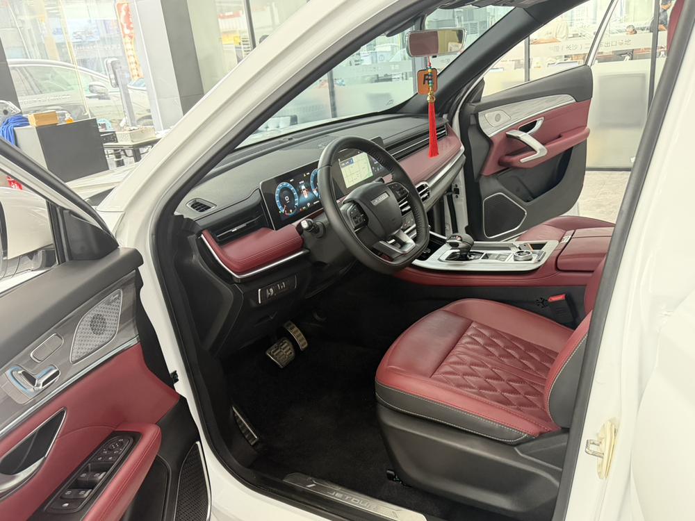 Jetour X70 PLUS 2023 car image #14