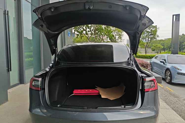 Tesla Model 3 2022 car image #21