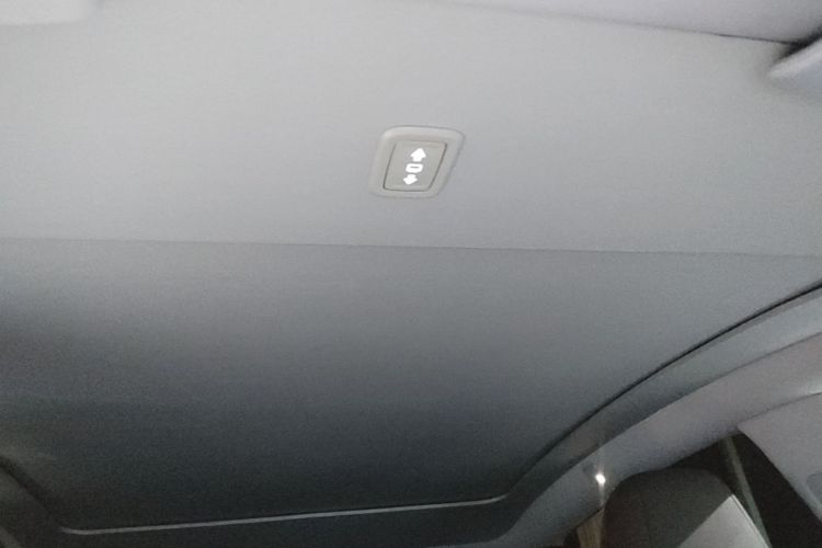 Tesla Model Y 2025 #18 Tesla Model Y 2025 imagen de coche #18