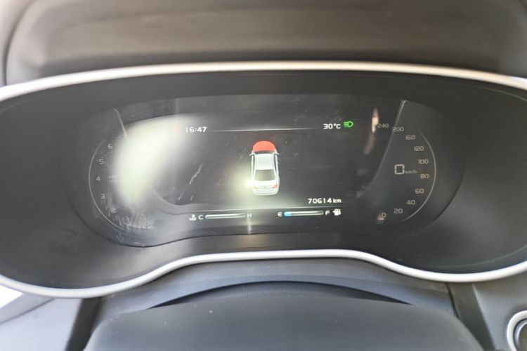 GEELY Emgrand 2019 car image #12