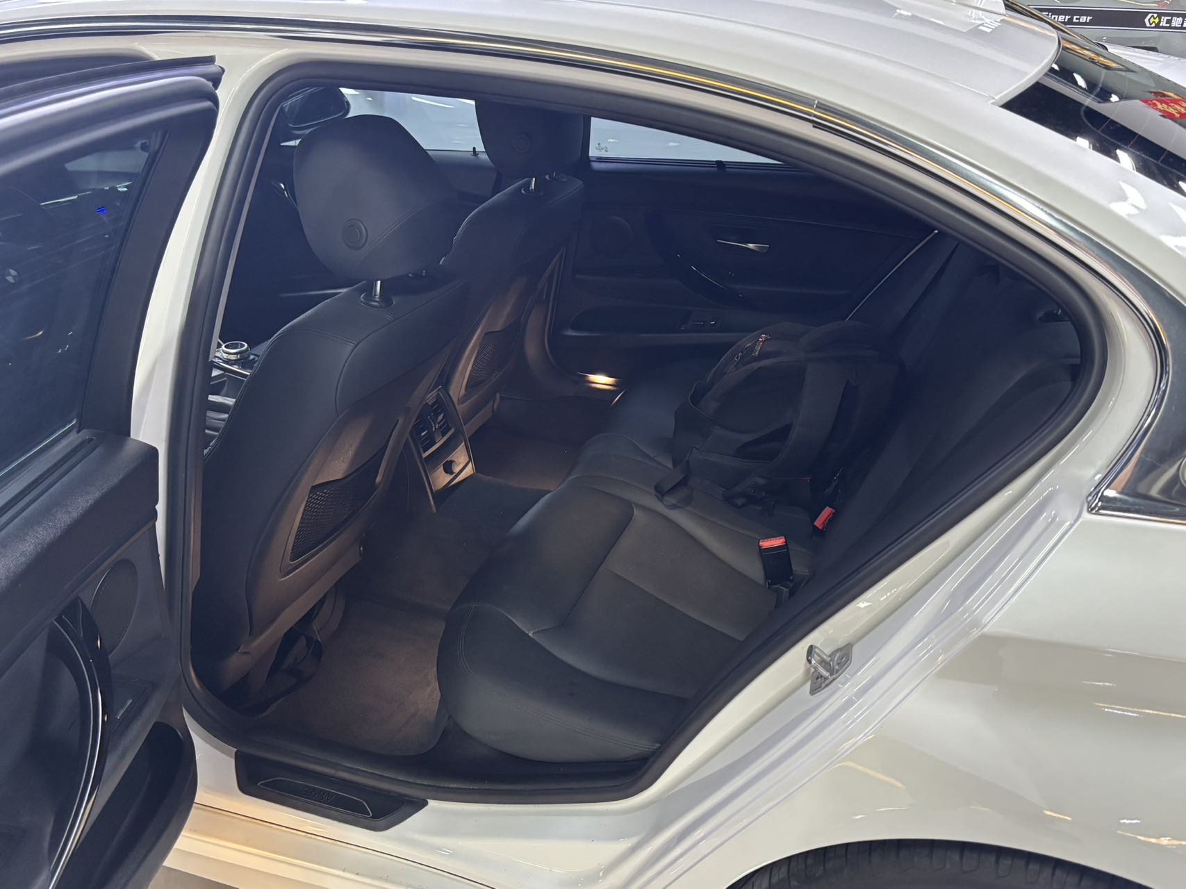 BMW 3 Series 2017 car image #4