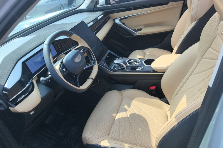 GEELY Boyue L 2024 immagine di auto #15