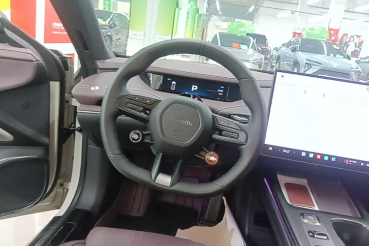 MI SU7 2024 immagine di auto #11