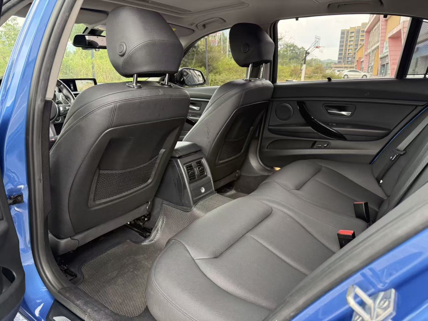 BMW 3 Series 2018 car image #5