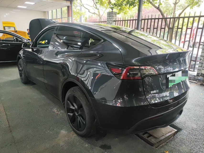 Tesla Model Y 2024 car image #5