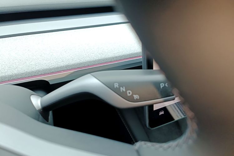 Tesla Model Y 2024 car image #14