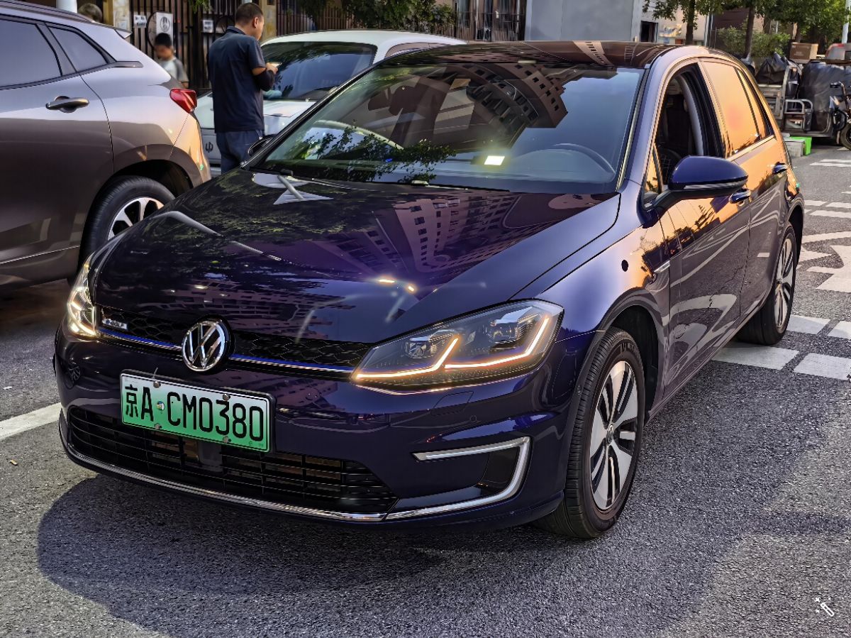 Volkswagen Golf Pure Electric 2020 Volkswagen Golf Pure Electric 2020 car image