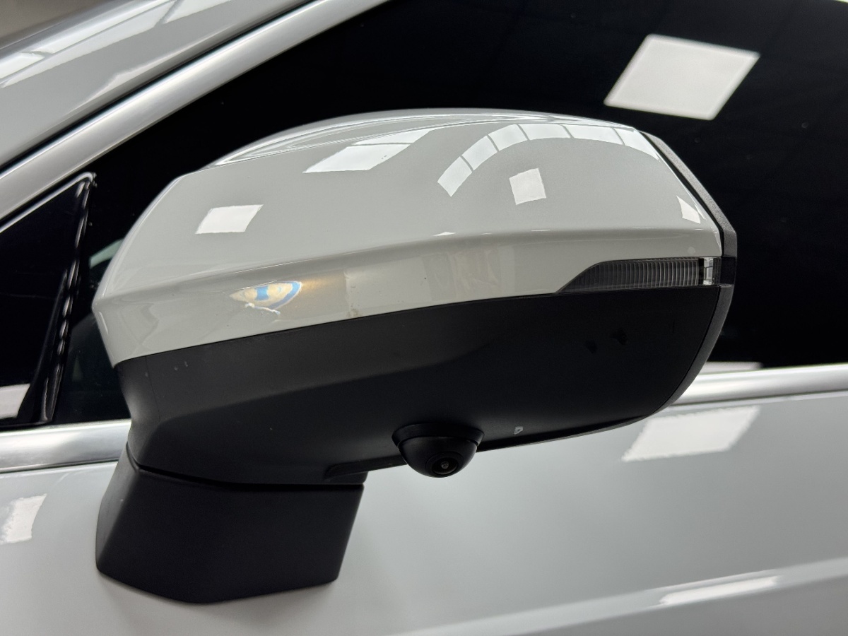 Audi Q3 2022 car image #14