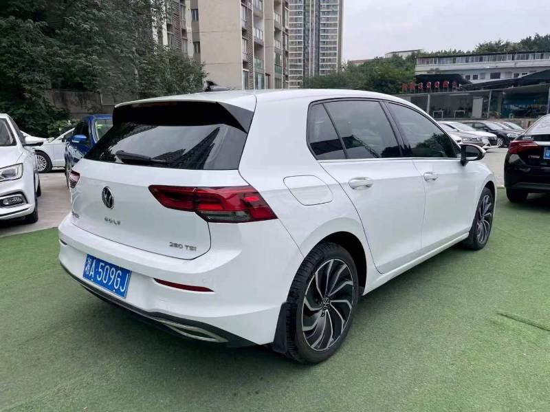 Volkswagen Golf 2022 car image #4