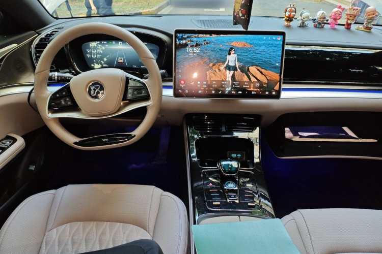 BYD Han 2024 car image #7