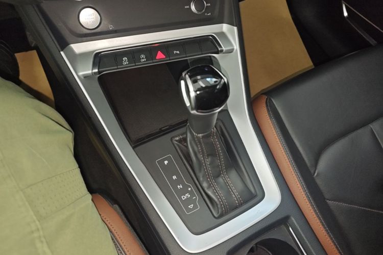 Audi Q3 2019 #14 Audi Q3 2019 car image #14