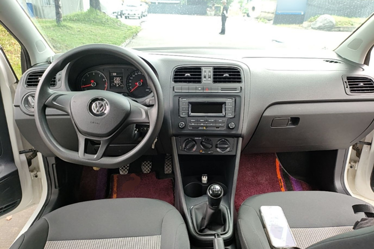Volkswagen Polo 2017 car image #10